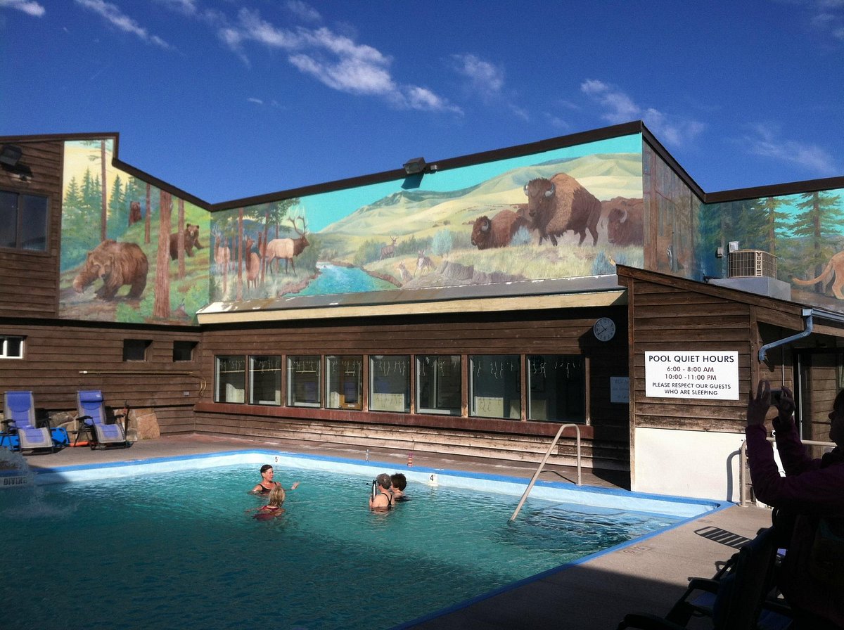 Hot springs academy. Уайт-Салфер-Спрингс. Sulphur soaking Pool.