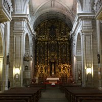 Altar Mayor de la Parroquia de San Xoán de Poio, con su retablo del siglo XVII de Bernardo Cabre