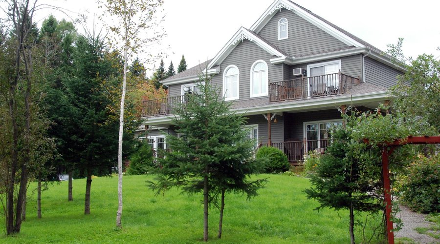 B&B Exterior