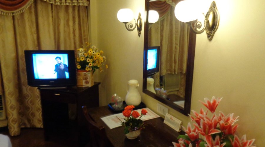 EXECUTIVE POONJA SUITE