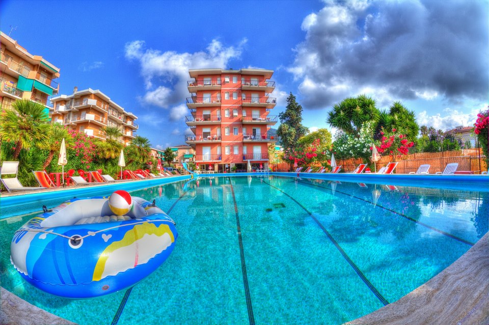 Perla Marina Apartments image