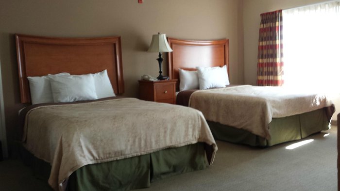 Spark by Hilton Redlands Rooms: Pictures & Reviews - Tripadvisor