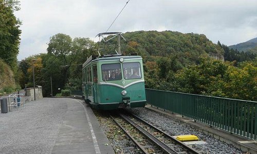 Train to the top of Drachenfels
