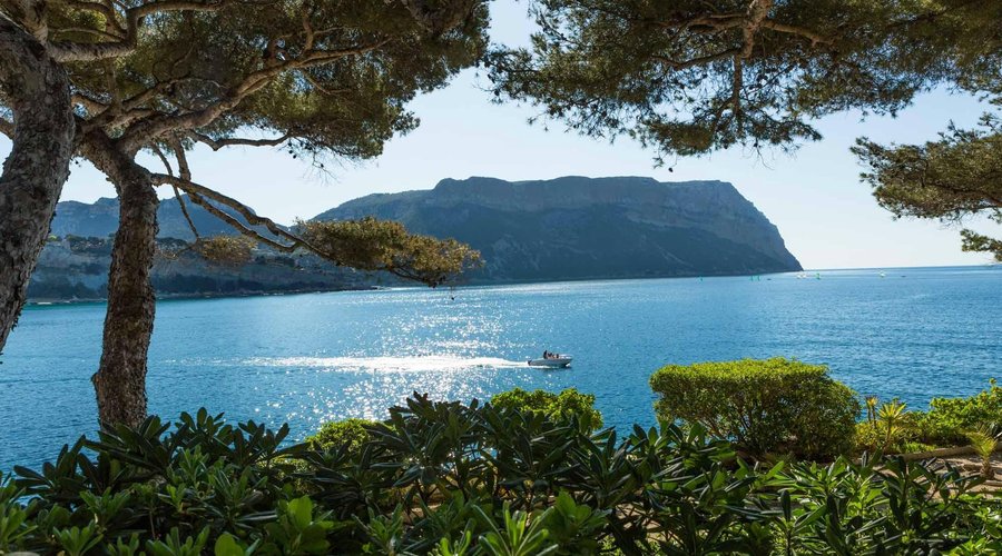 Vue de l'hotel sur le Cap Canaille