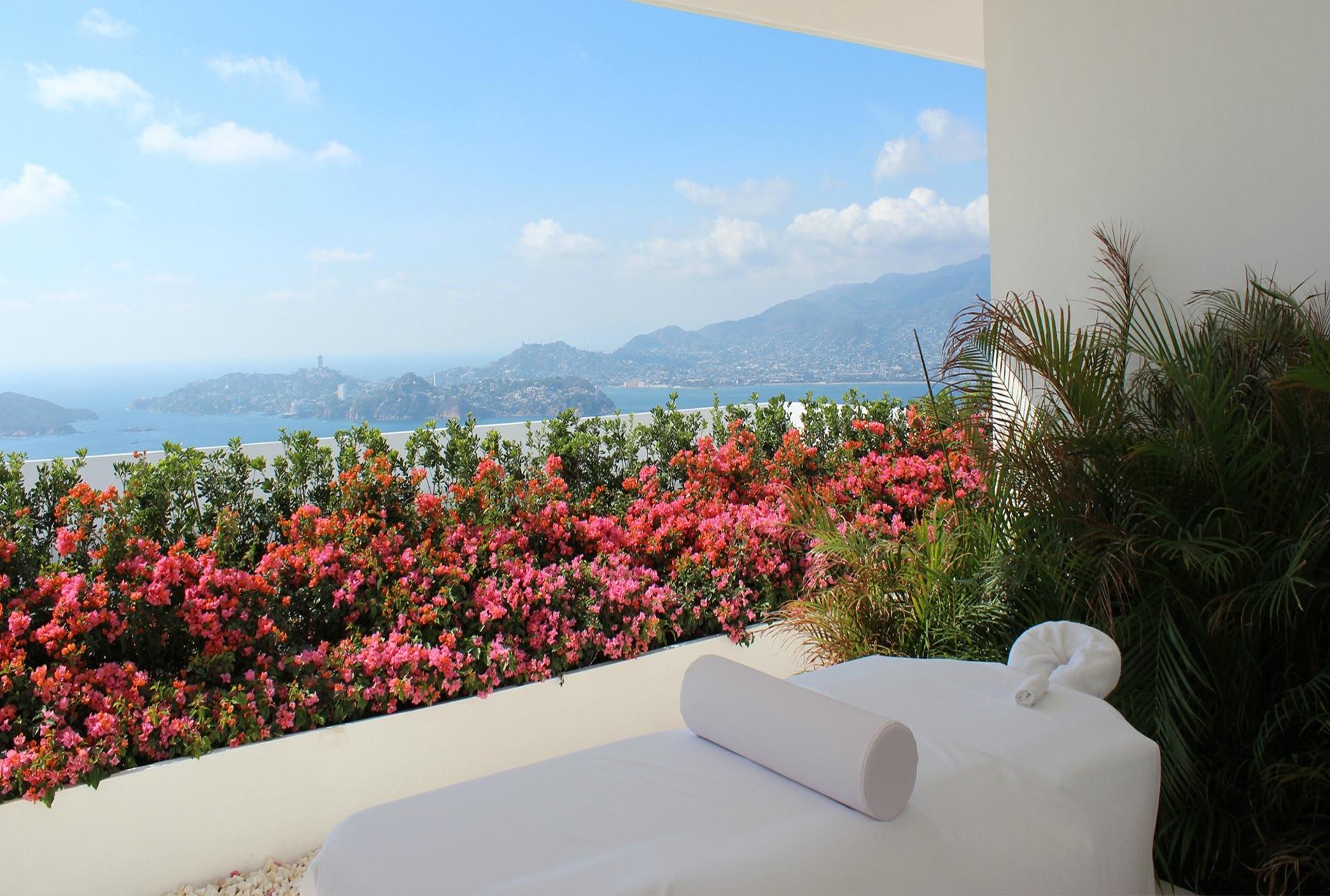 Encanto Acapulco by null