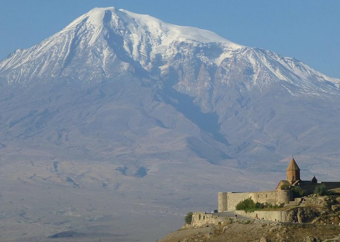 Monte Ararat , suggestivo e imponente