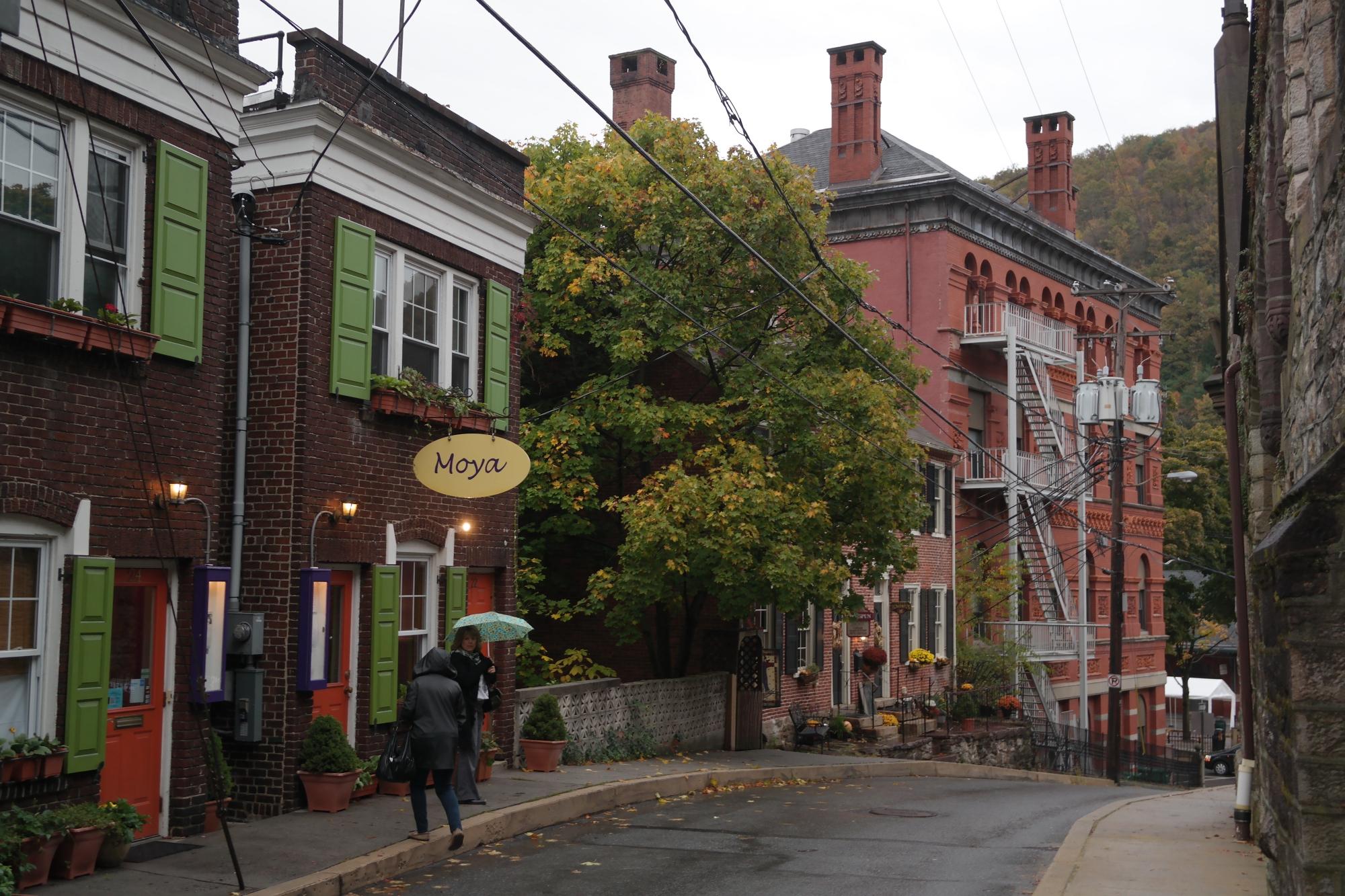 HOMESPUN COZY INN Reviews Jim Thorpe PA