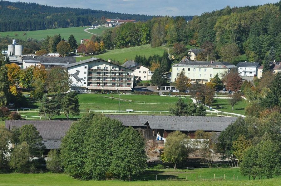 REITZENTRUM HAUSRUCKHOF Bewertungen Fotos 