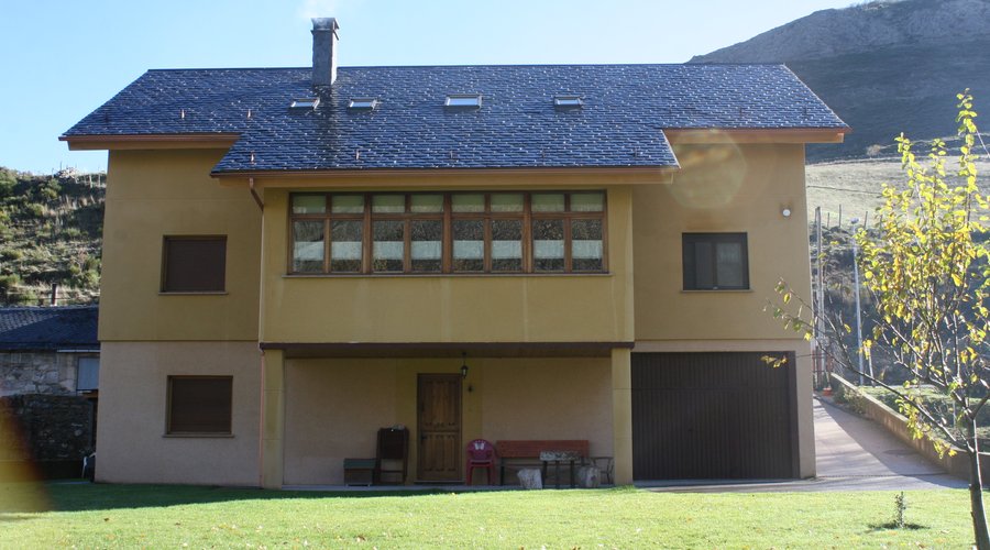 Jardin y fachada posterior