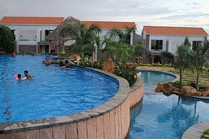 Kadambavanam Ethnic Resort in Madurai, image may contain: Resort, Hotel, Villa, Pool