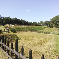二の曲輪から三の曲輪へ