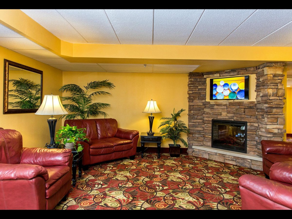 Econo Lodge - Mayo Clinic Area Parking: Pictures & Reviews - Tripadvisor