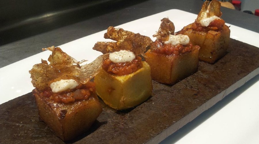 Bravas