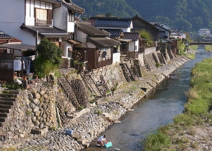 旭川畔