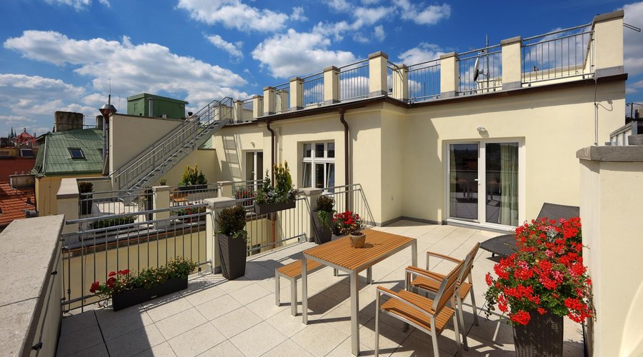 Deluxe 3 rooms apartment with terrace
