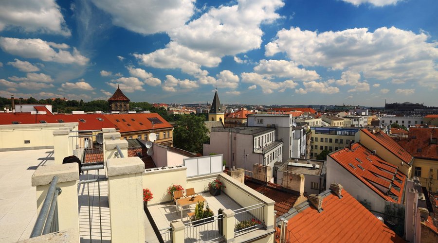 Deluxe 2 bedroom apartment with terrace