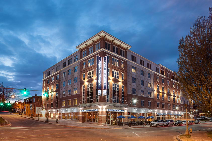 HAMPTON INN PORTLAND DOWNTOWN WATERFRONT Updated 2024 Prices   Hotel Exterior Franklin 