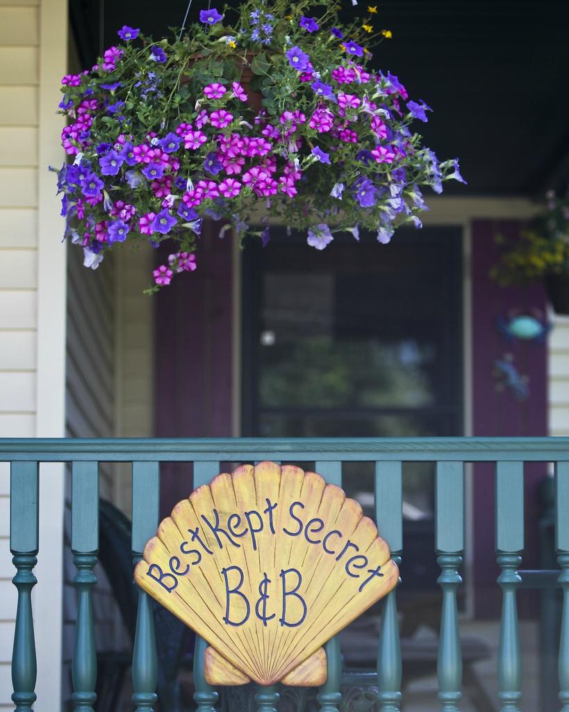 BEST KEPT SECRET B & B - B&B Reviews (Narragansett, RI)