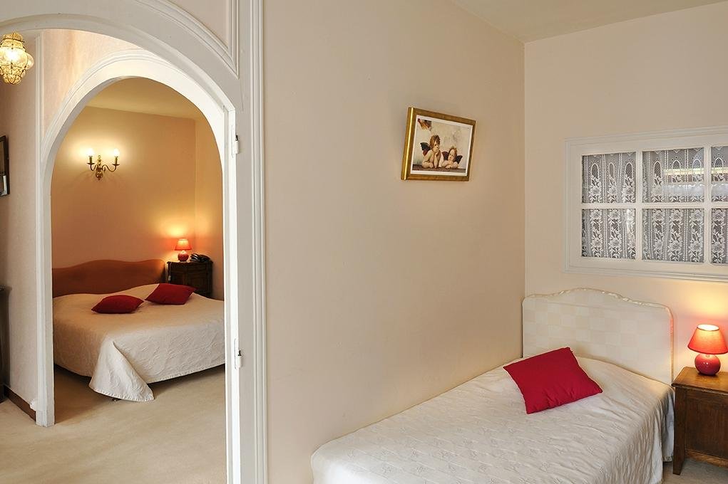 LOGIS MANOIR DE LA GIRAUDIÈRE $87 ($̶1̶0̶9̶) - Prices & Hotel Reviews - France/Beaumont-en-Veron LOGIS MANOIR DE LA... 