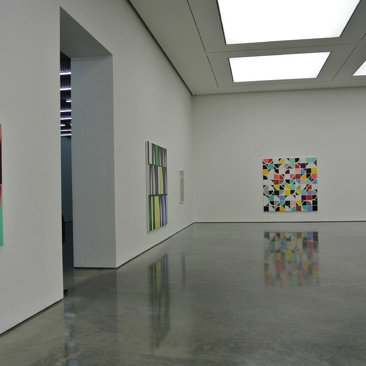 Cube галерея