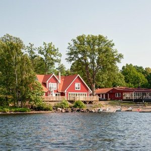 Hotellet från sjösidan