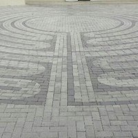 follow your ears to the fountain and you are there!