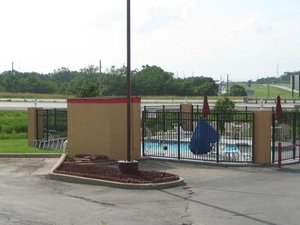 Pool & Beach