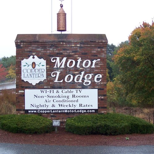 Copper Lantern Motor Lodge image