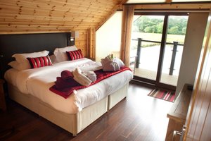 Room & Suite