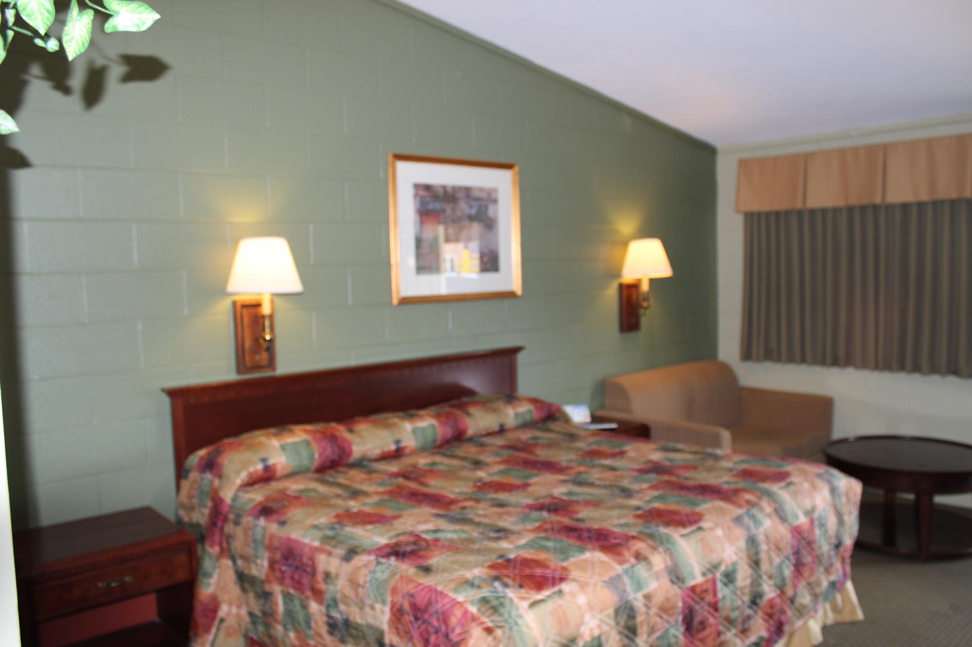 HOLIDAY LODGE - Prices & Motel Reviews (Denton, TX)