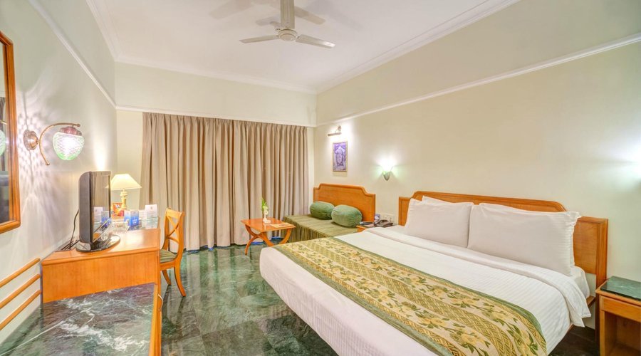 Superior Room (Sparrow Room with King Bed)