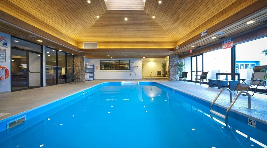 Pool & Hot Tub
