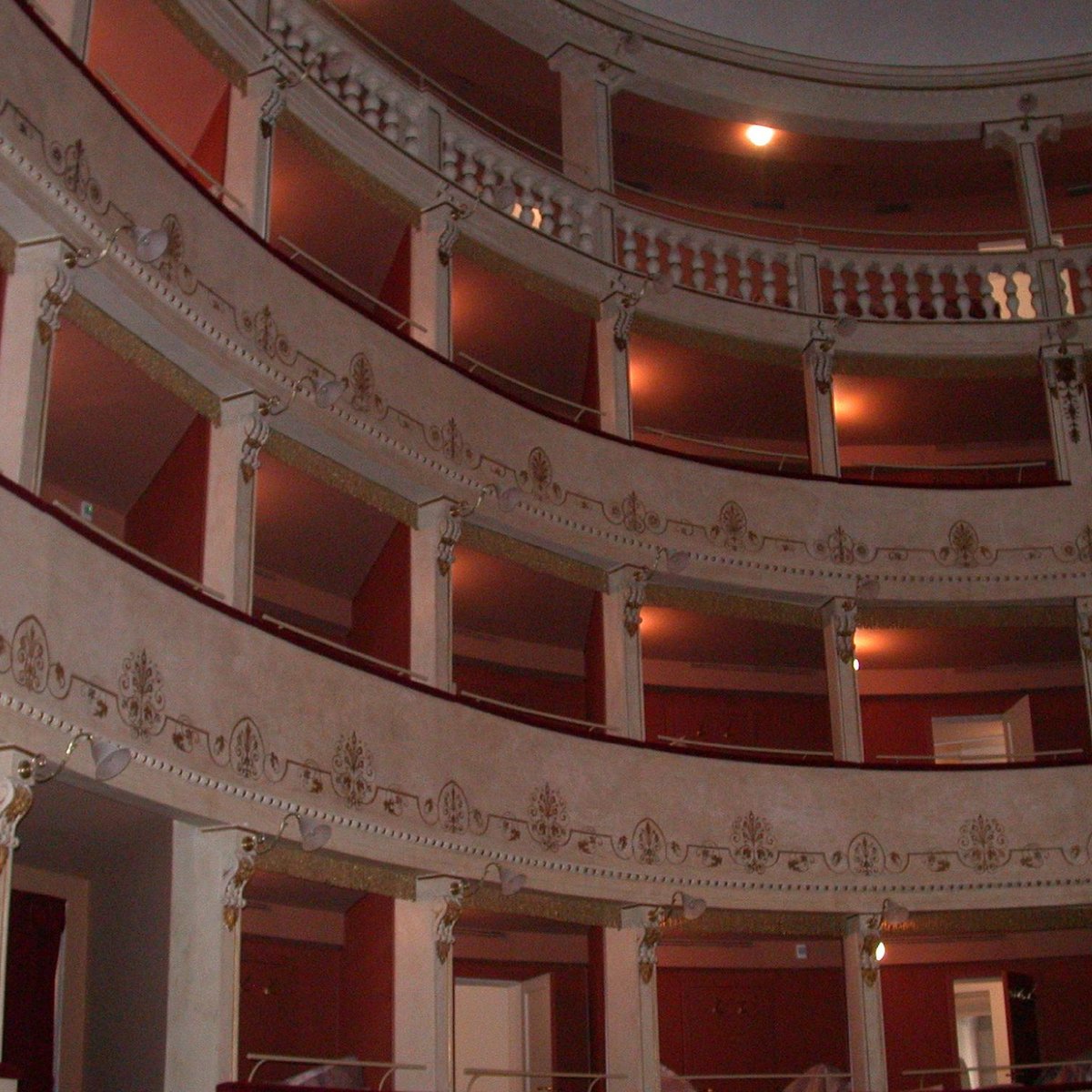 Театр 24. Италия Gallarate Teatro del Popolo.