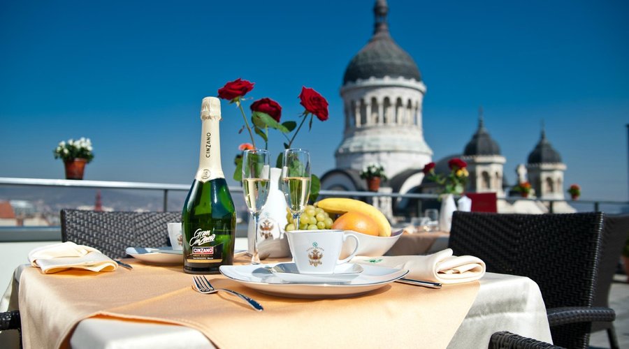 Terrace with belleview
