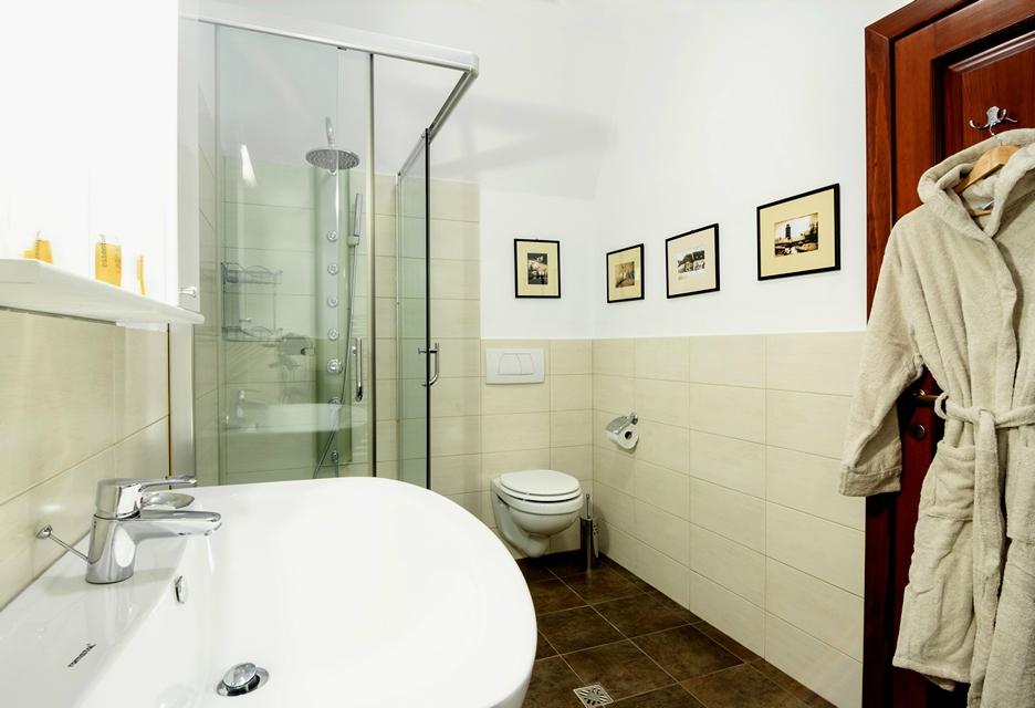 Hotel photo 6 of The Council.