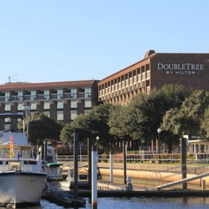 DoubleTree by Hilton Hotel New Bern Riverfront in New Bern
