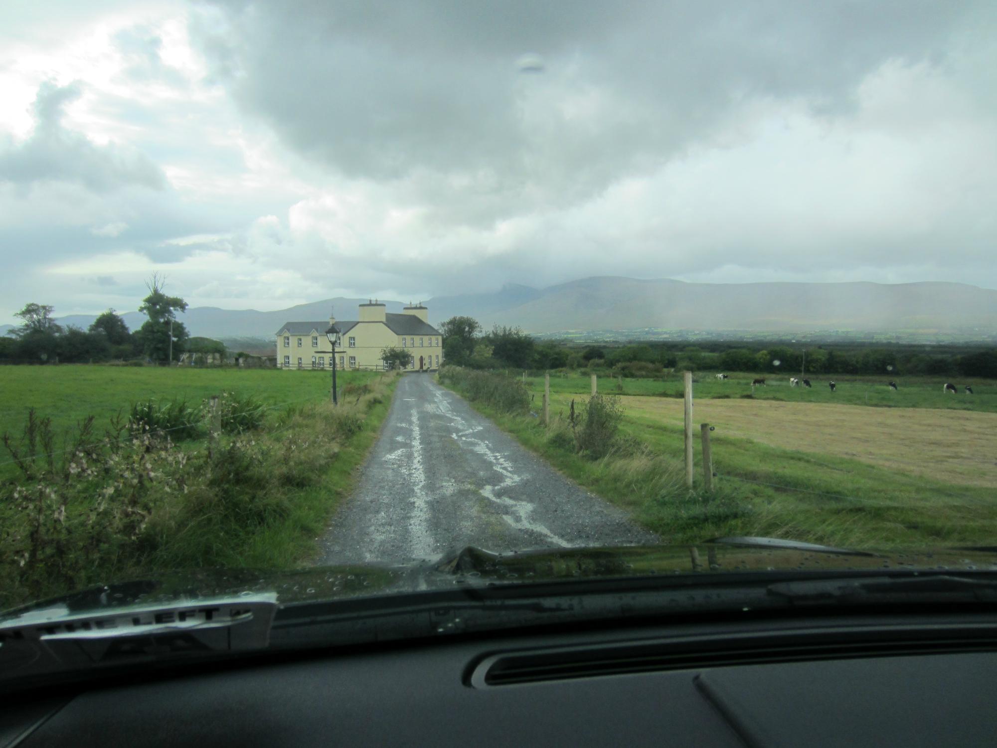 KILBURN HOUSE FARMHOUSE BED AND BREAKFAST - B&B Reviews (Milltown, Ireland)