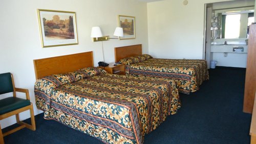 LAKER INN - Prices & Motel Reviews - Russell Springs, KY