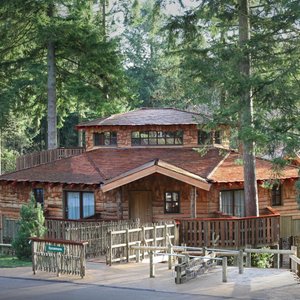 Exterior view of Longleat Treehouses