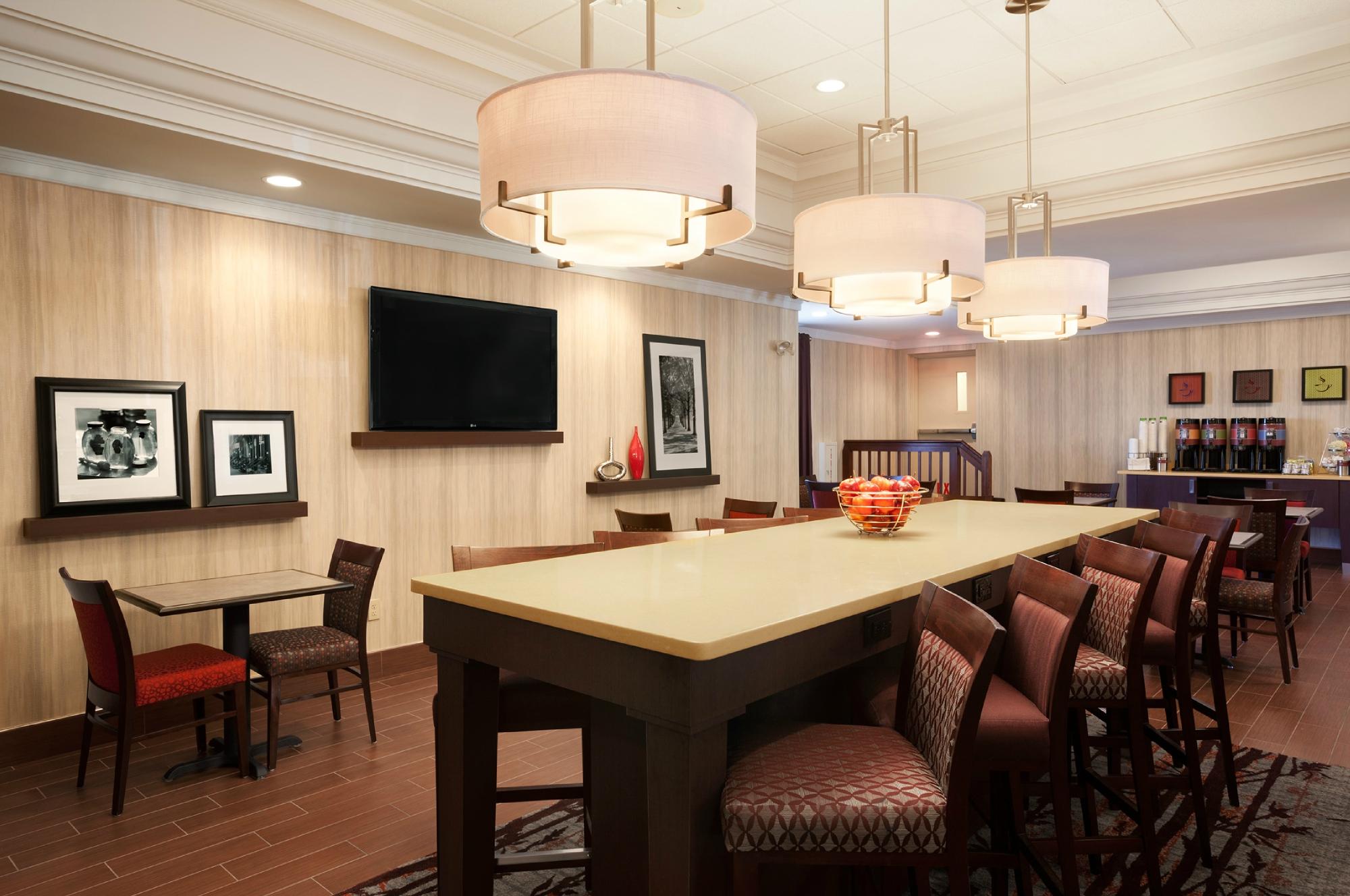 Hotel photo 33 of Hampton Inn Boston / Cambridge.