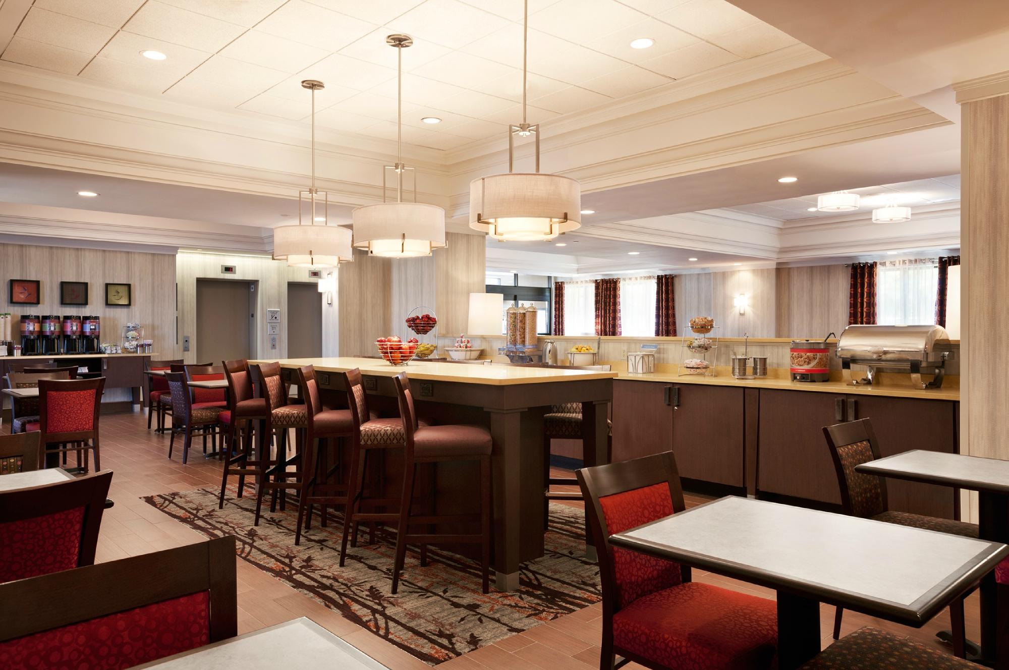 Hotel photo 11 of Hampton Inn Boston / Cambridge.