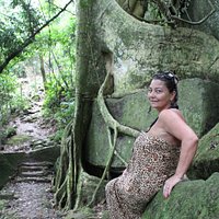 Trilha na Ilha Grande. Caminho para Abraãozinho.