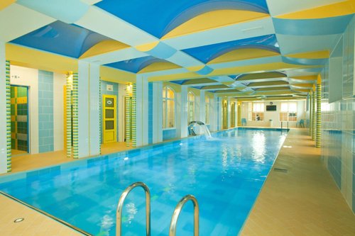 Fitness club with swimming pool Oberteich image