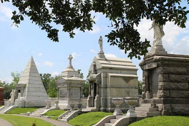 Lafayette Cemetery No.1 image