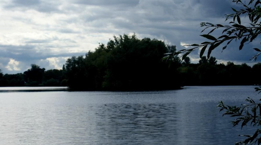 Island in the centre of the lake.
