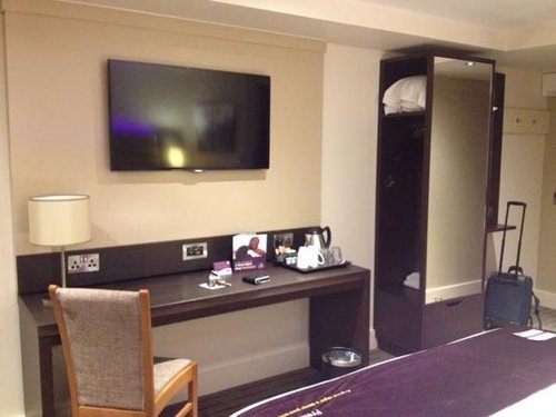 PREMIER INN GATWICK CRAWLEY TOWN WEST HOTEL - Updated 2024 Reviews ...