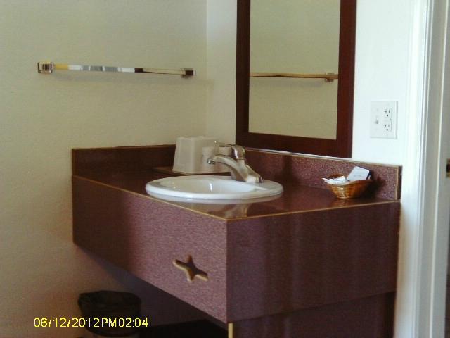 Hotel photo 18 of Americas Best Value Inn & Suites Klamath Falls.