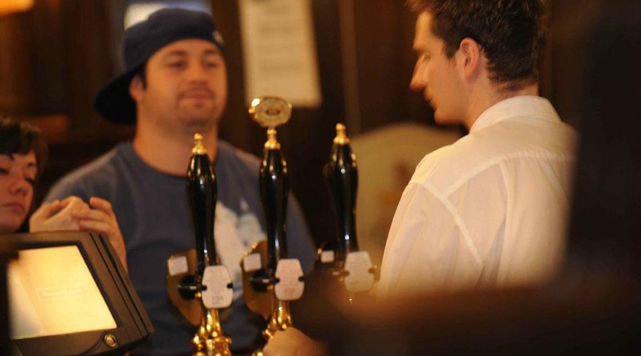 Cask conditioned ales and a great drinks selection