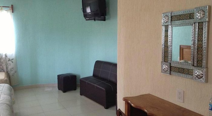 HOTEL TRES FLORES $39 ($̶4̶4̶) - Prices & Reviews - San Miguel Regla, Mexico HOTEL TRES FLORES $39 ($̶4̶4̶) - Prices & Reviews - San Miguel Regla, Mexico