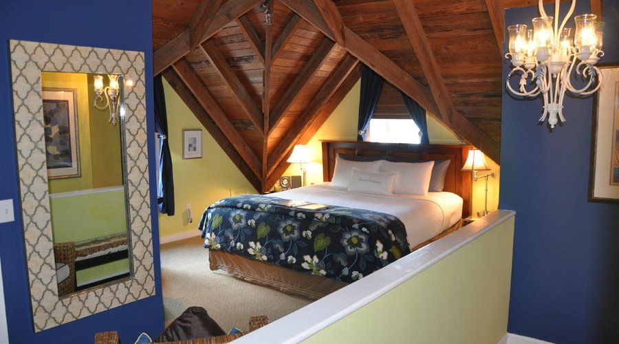 The Treetop Suite